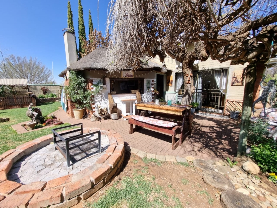 5 Bedroom Property for Sale in Generaal De Wet Free State